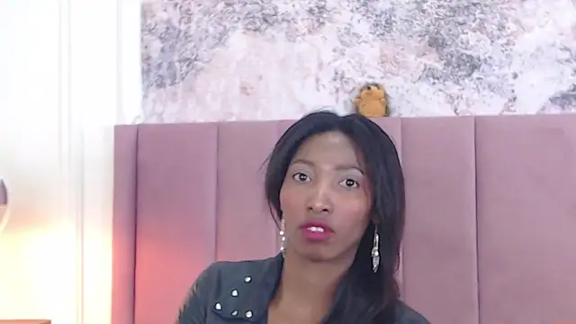 SabrinaDevill online show from November 11, 2025, 1:00 pm