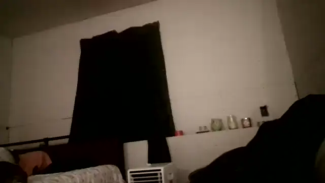 Snapshot of W1LBURN chatting on May 29, 2026, 9:40 am W1LBURN online show from May 29, 2026, 9:40 am