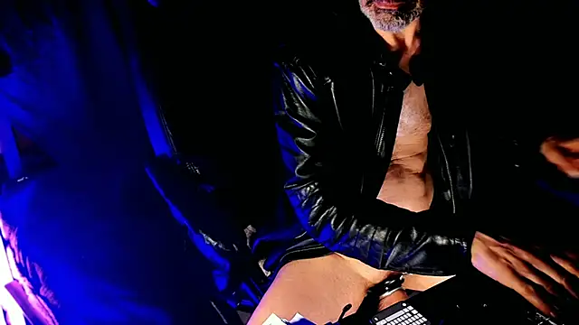 Snapshot of lux_dei chatting on March 24, 2026, 3:11 am lux dei online show from March 24, 2026, 3:11 am