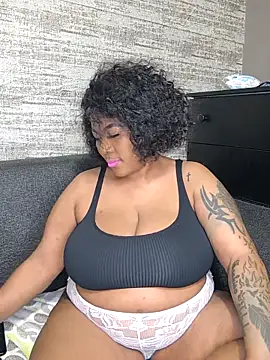 ExclusiveLeexx online show from December 4, 2025, 4:59 pm