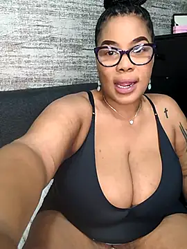 ExclusiveLeexx online show from January 18, 2026, 10:08 am