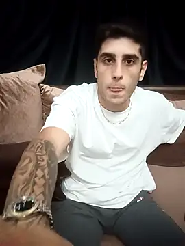 arenn1997 online show from October 10, 2025, 12:20 am