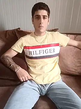 arenn1997 online show from April 18, 2026, 12:09 pm