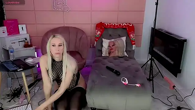 Snapshot of nurse-barbie chatting on May 18, 2026, 3:18 pm nurse-barbie online show from May 18, 2026, 3:18 pm