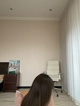 Hott Lolla online show from February 1, 2025, 9:43 am