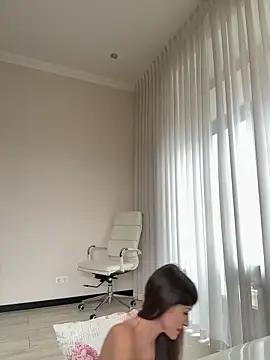 Hott Lolla online show from February 20, 2025, 10:48 am