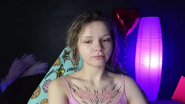 LitaBrom online show from February 14, 2025, 1:13 am