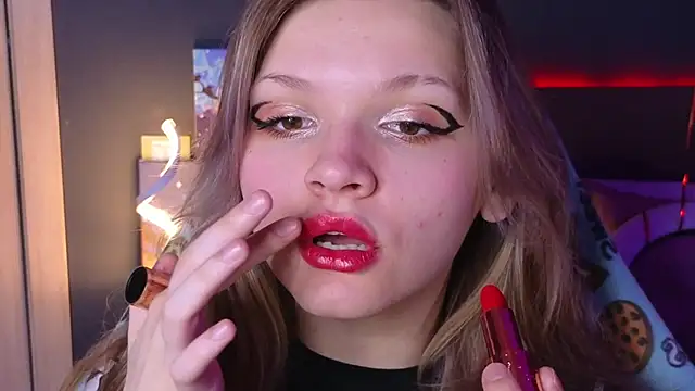 LitaBrom online show from March 17, 2025, 8:18 am