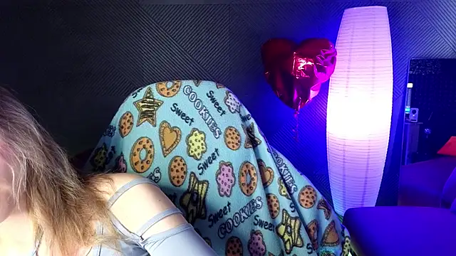 LitaBrom online show from March 23, 2025, 4:16 am