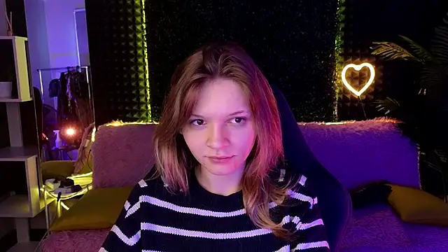 LitaBrom online show from October 11, 2025, 1:49 am