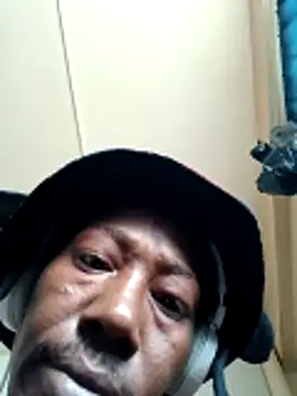 Loved5555555555 online show from April 13, 2026, 9:09 pm