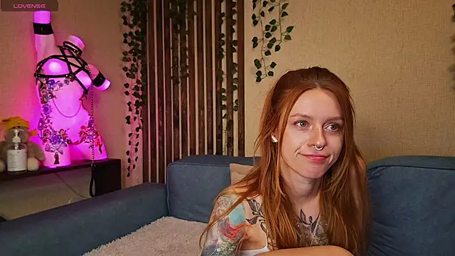 Snapshot of _SweetFox_ chatting on September 12, 2025, 12:55 am SweetFox online show from September 12, 2025, 12:55 am