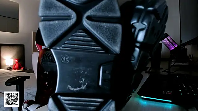  Goddess Misha  online show from November 14, 2025, 9:13 pm