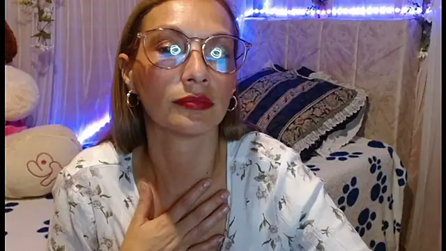 italagomez  online show from January 10, 2025, 11:18 pm