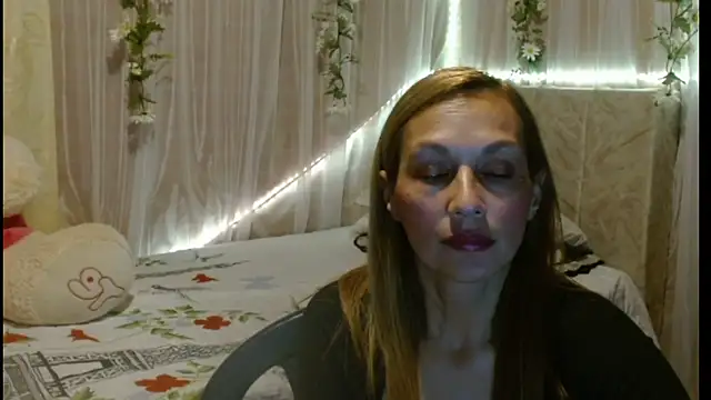 italagomez  online show from February 4, 2025, 11:49 pm