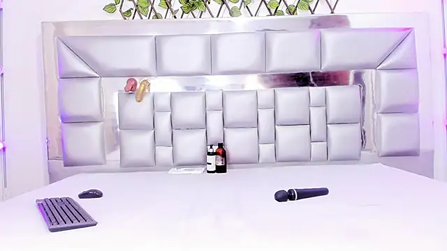 sweetebonny1 online show from March 4, 2026, 5:52 pm