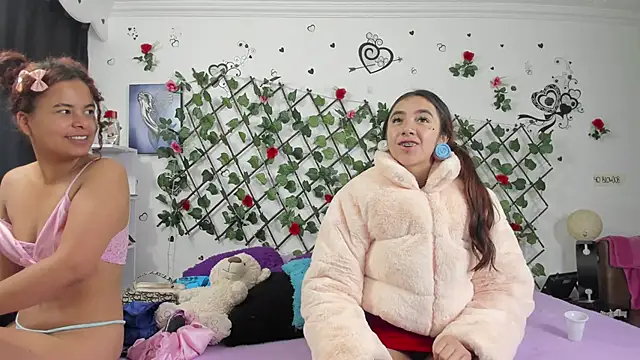 1lovelygirls online show from January 4, 2025, 11:33 am