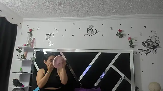 1lovelygirls online show from March 13, 2025, 12:02 pm