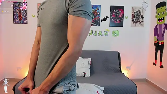 jonathanjoestar  online show from October 25, 2025, 9:42 pm