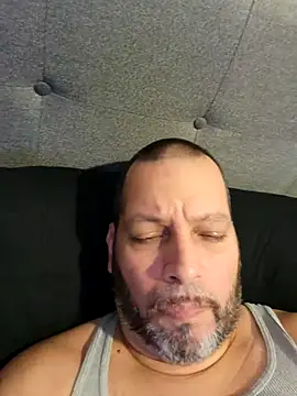 Just2much online show from November 3, 2025, 1:34 pm