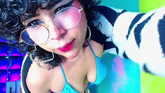 kuromi69 online show from January 17, 2025, 5:11 am