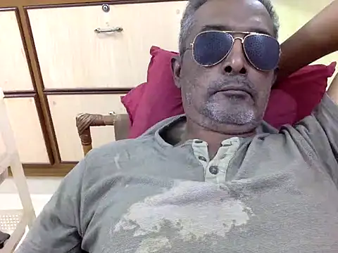 Lookin4Kinky Partner online show from January 8, 2026, 1:46 pm