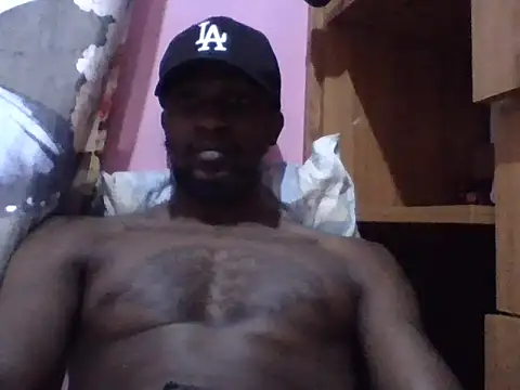 Snapshot of Tonedom chatting on October 17, 2025, 10:12 pm Tonedom online show from October 17, 2025, 10:12 pm