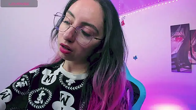 Julieta cott online show from March 12, 2025, 5:02 am