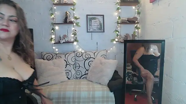 missrosario stepmoan online show from February 10, 2026, 1:26 pm