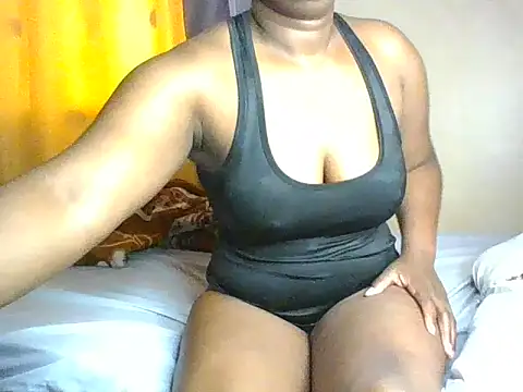 Snapshot of Missshelo chatting on May 21, 2026, 5:47 am Missshelo online show from May 21, 2026, 5:47 am