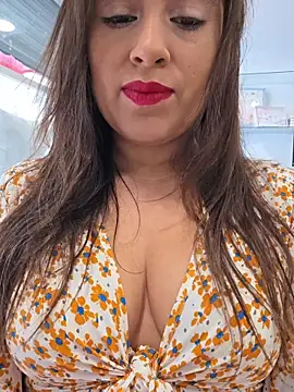 GatitaXD27 online show from November 11, 2025, 9:42 am