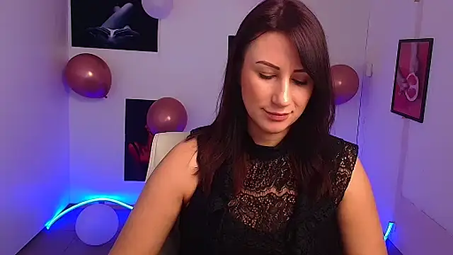 Loren Moa online show from March 5, 2025, 10:33 am