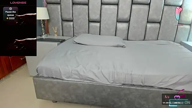 AniEvans  online show from January 7, 2026, 11:12 am