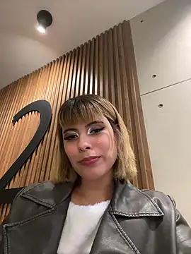 Snapshot of oxiris_1 chatting on February 15, 2025, 1:10 am oxiris 1 online show from February 15, 2025, 1:10 am