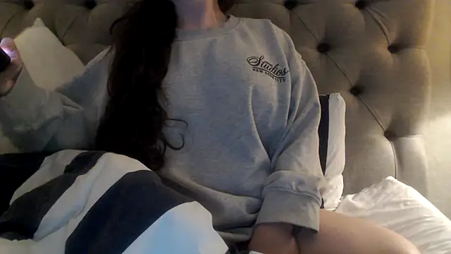 Sandysecret online show from November 14, 2025, 9:57 pm