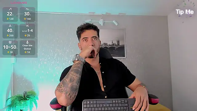 Snapshot of Nate_franco chatting on October 20, 2025, 6:36 am Nate franco online show from October 20, 2025, 6:36 am