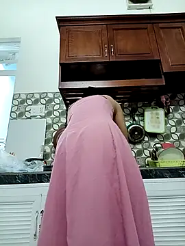    Erin    online show from September 15, 2025, 4:12 am