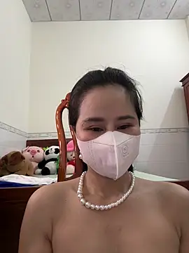 Snapshot of ___Erin___ chatting on May 29, 2026, 4:32 am Erin online show from May 29, 2026, 4:32 am