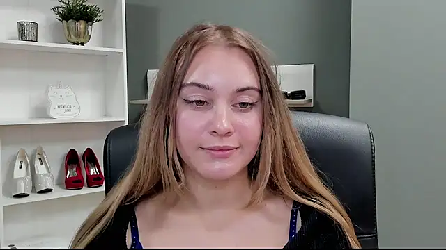 kitty valeria online show from October 12, 2025, 7:02 pm