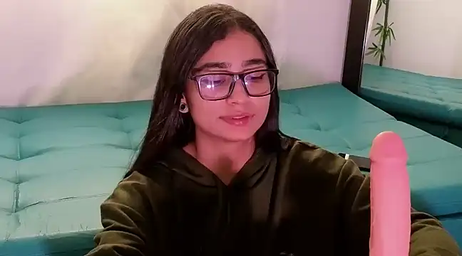 thalia 066 online show from December 9, 2024, 3:22 pm