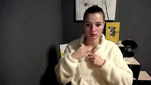 lady olivia  online show from November 12, 2025, 1:44 pm