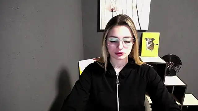 Snapshot of lady_olivia_ chatting on April 27, 2026, 12:14 pm lady olivia online show from April 27, 2026, 12:14 pm