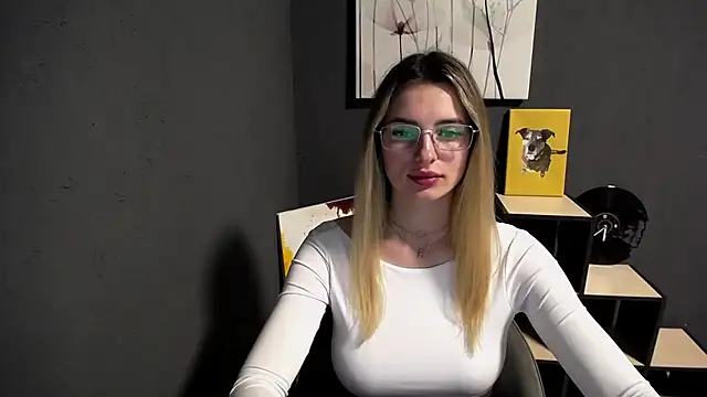 Snapshot of lady_olivia_ chatting on May 9, 2026, 11:48 am lady olivia online show from May 9, 2026, 11:48 am