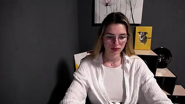 Snapshot of lady_olivia_ chatting on May 18, 2026, 12:11 pm lady olivia online show from May 18, 2026, 12:11 pm