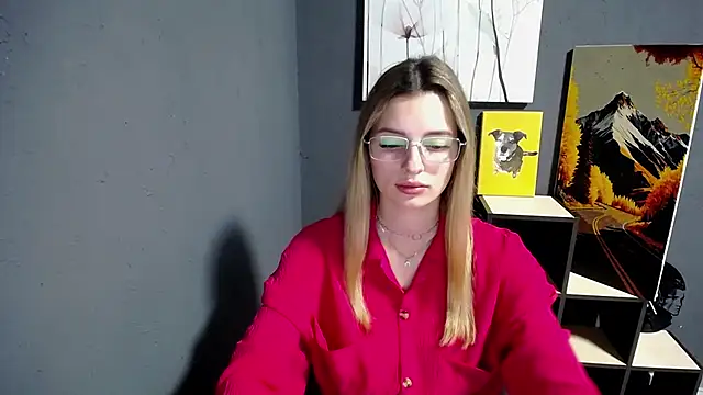 lady olivia  online show from June 13, 2026, 12:25 pm
