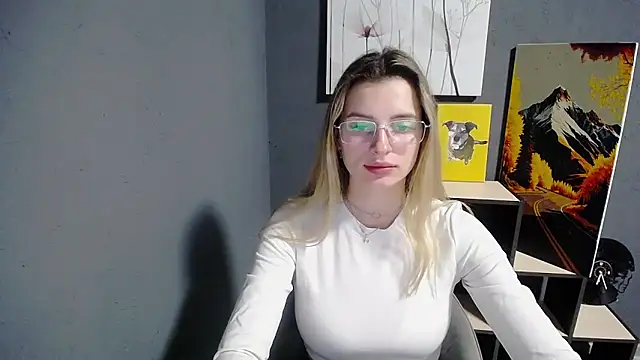 lady olivia  online show from June 17, 2026, 12:50 pm