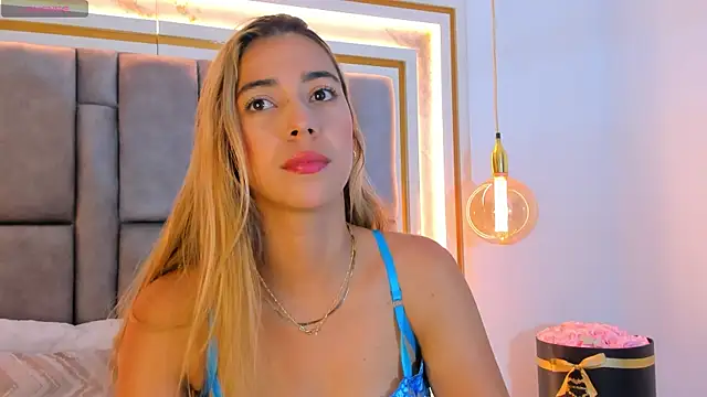 Snapshot of elianabrown chatting on April 23, 2026, 12:34 am elianabrown online show from April 23, 2026, 12:34 am