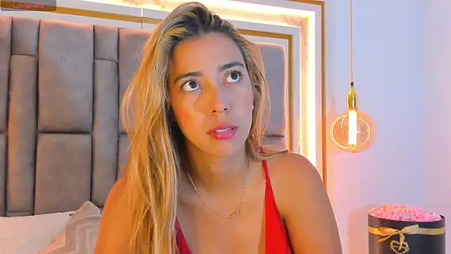 Snapshot of elianabrown chatting on April 24, 2026, 12:35 am elianabrown online show from April 24, 2026, 12:35 am