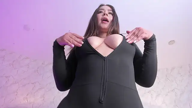 SofieReyes online show from March 18, 2026, 2:53 pm