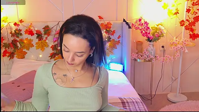 Lolly Neal online show from November 11, 2025, 4:56 am